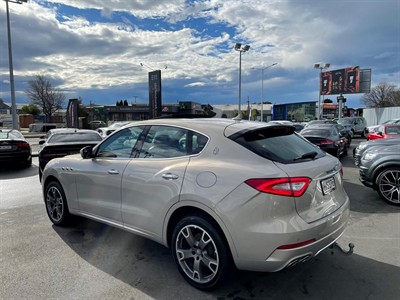 2017 Maserati Levante - Thumbnail