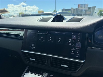 2020 Porsche Cayenne - Thumbnail
