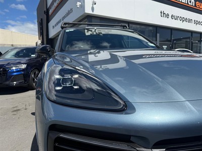 2020 Porsche Cayenne - Thumbnail