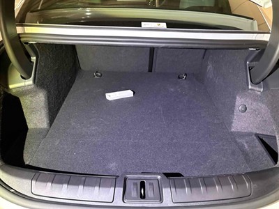 2021 Porsche Taycan - Thumbnail