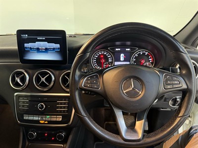2018 Mercedes-Benz A 180 - Thumbnail