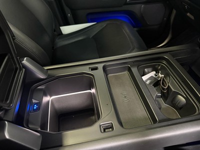 2022 Land Rover Defender - Thumbnail