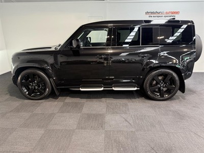 2022 Land Rover Defender - Thumbnail