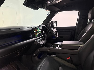 2022 Land Rover Defender - Thumbnail