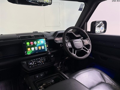 2022 Land Rover Defender - Thumbnail