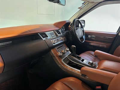 2010 Land Rover Range Rover - Thumbnail