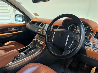 2010 Land Rover Range Rover - Thumbnail