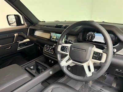 2024 Land Rover Defender - Thumbnail