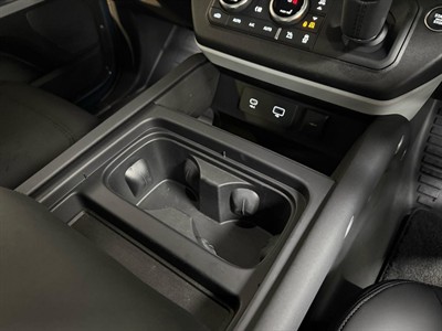 2024 Land Rover Defender - Thumbnail