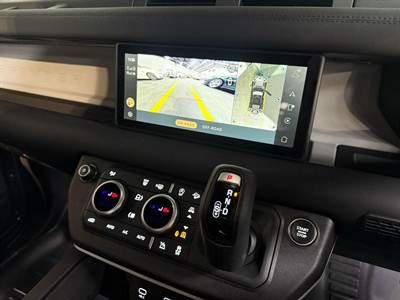 2024 Land Rover Defender - Thumbnail
