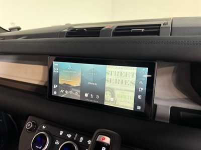 2024 Land Rover Defender - Thumbnail