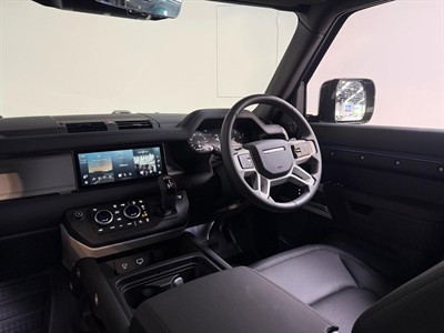 2024 Land Rover Defender - Thumbnail