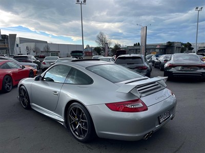 2005 Porsche 911 - Thumbnail