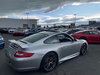 2005 Porsche 911 - Thumbnail