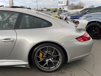 2005 Porsche 911 - Thumbnail