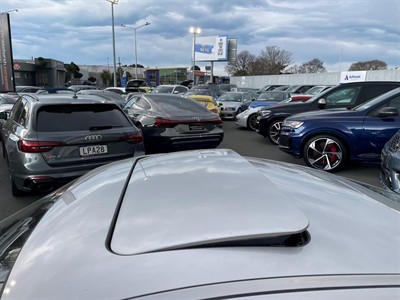 2005 Porsche 911 - Thumbnail