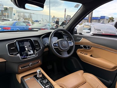 2016 Volvo XC90 - Thumbnail