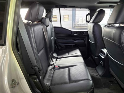 2024 Toyota Land Cruiser Prado - Thumbnail