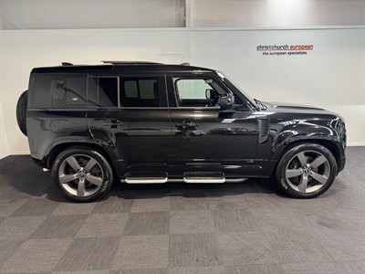 2023 Land Rover Defender - Thumbnail