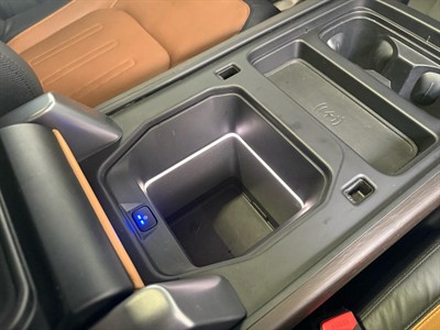 2022 Land Rover Defender - Thumbnail