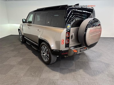 2022 Land Rover Defender - Thumbnail