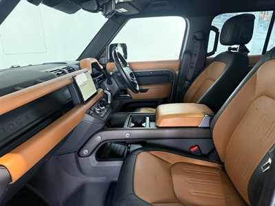 2022 Land Rover Defender - Thumbnail