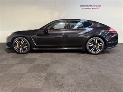 2010 Porsche Panamera - Thumbnail