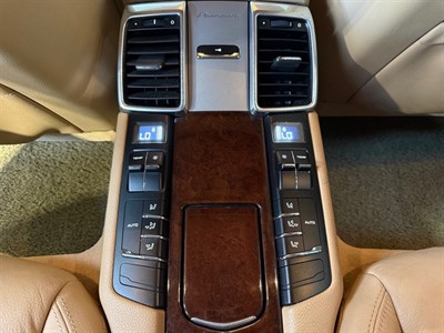 2010 Porsche Panamera - Thumbnail