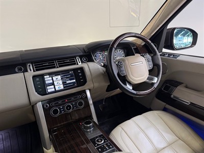 2017 Land Rover Range Rover - Thumbnail